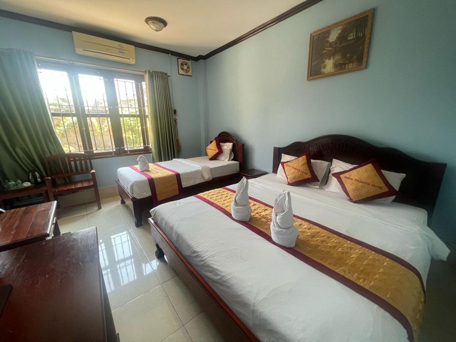 Khampaseuth Hotel Vang Vieng Ngoại thất bức ảnh