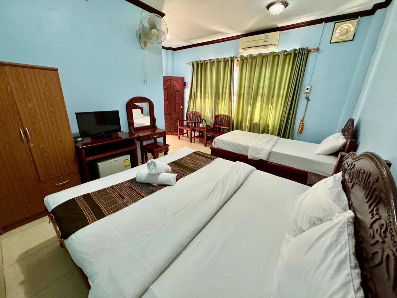 Khampaseuth Hotel Vang Vieng Ngoại thất bức ảnh